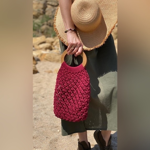 Vintage Burgundy Raspberry Crochet Handmade Wooden Handle Bag - Picture 10 of 10